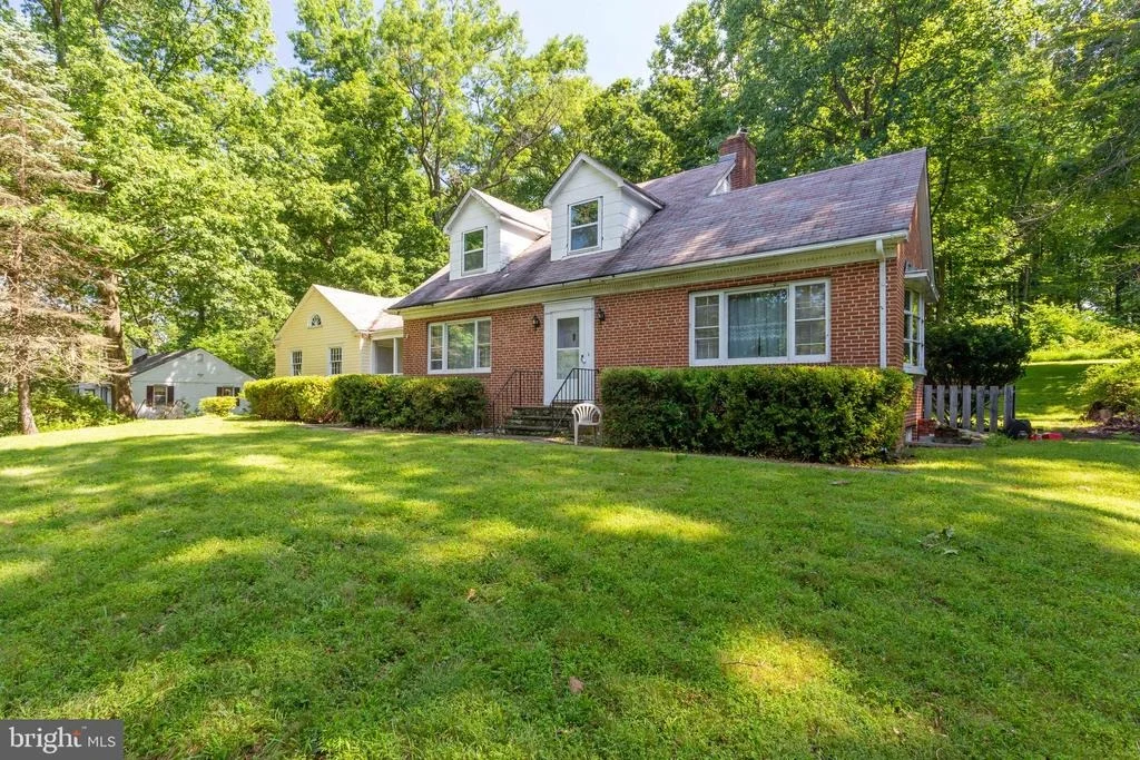Photo of 7010 LANCASTER ROAD