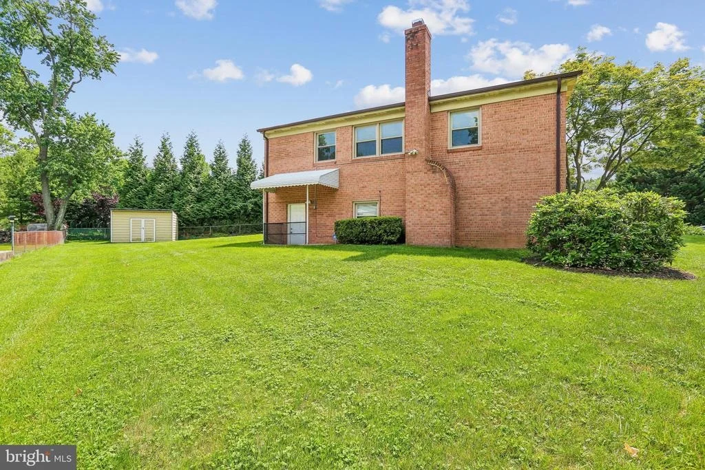 Photo of 2 FOXHALL COURT