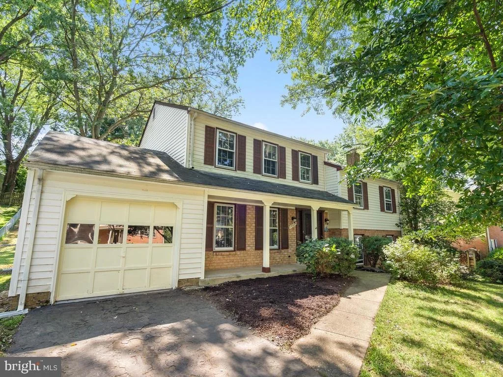 Photo of 19509 DUBARRY DRIVE