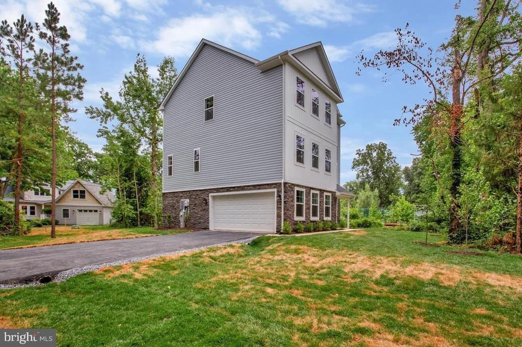 Photo of 721 NOLLMEYER ROAD
