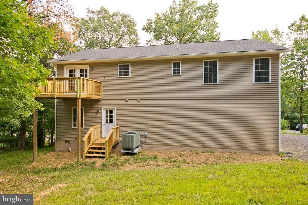 Photo of 401 BLUEBIRD TRL