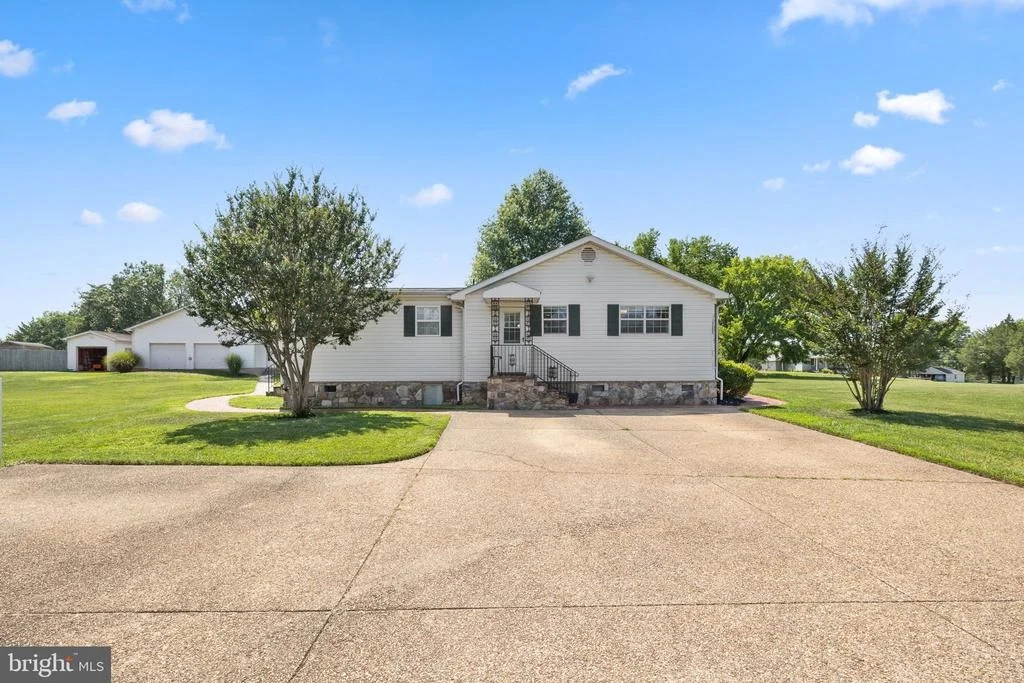 Photo of 14917 COMPTON ROAD