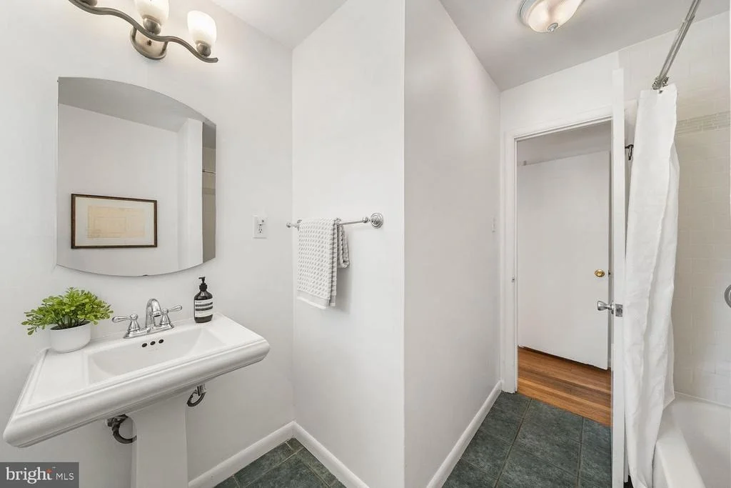 Photo of 2305 PEGGY LANE