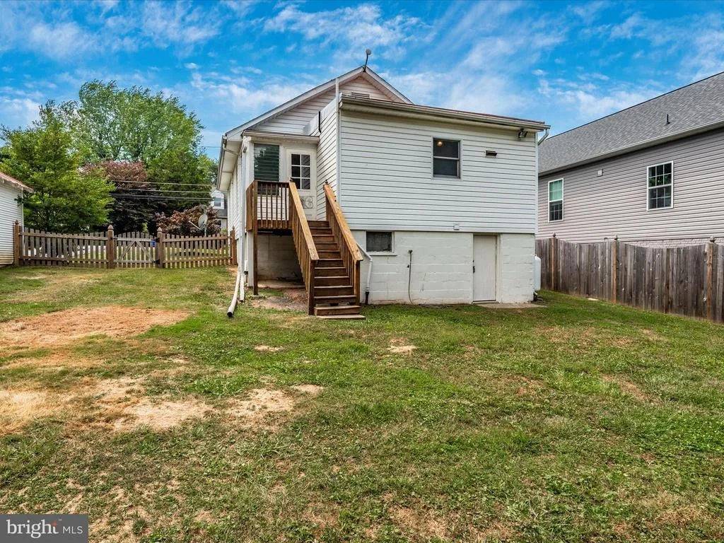 Photo of 405 CARROLL AVENUE