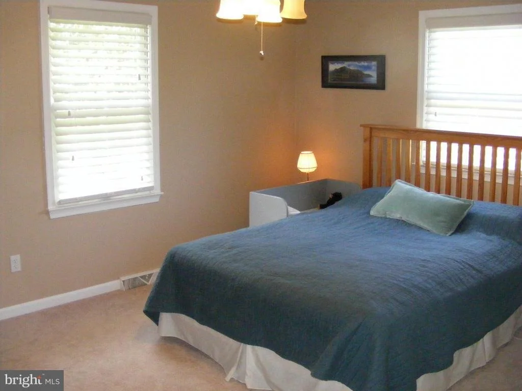 Photo of 17104 WATERLOO ROAD