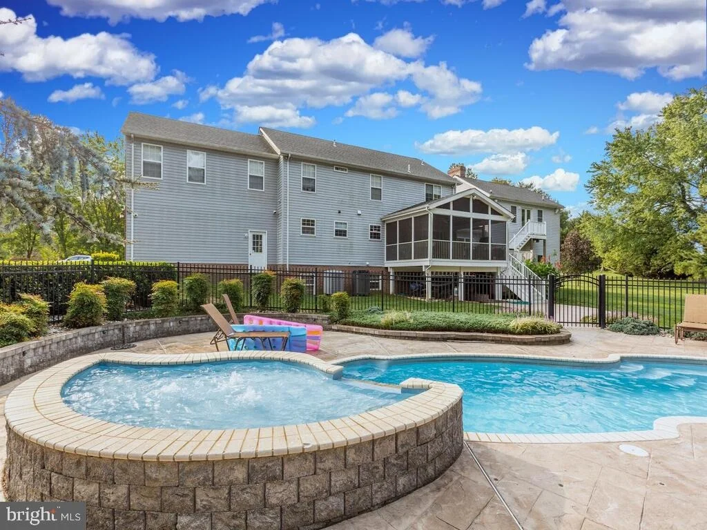 Photo of 12500 PERRYWOOD LANE