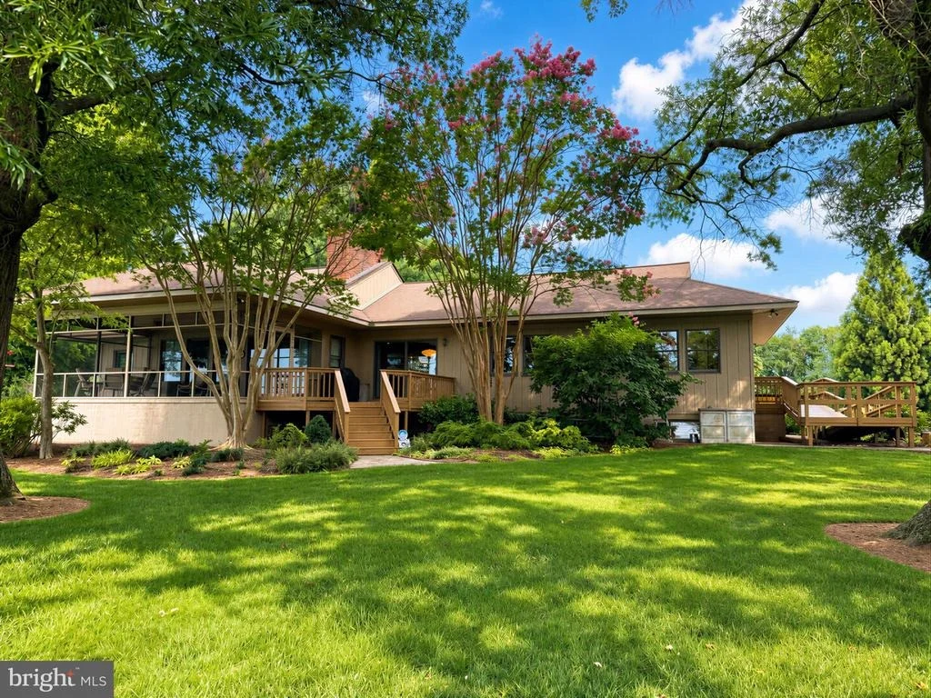 Photo of 2662 MARTHAS WAY