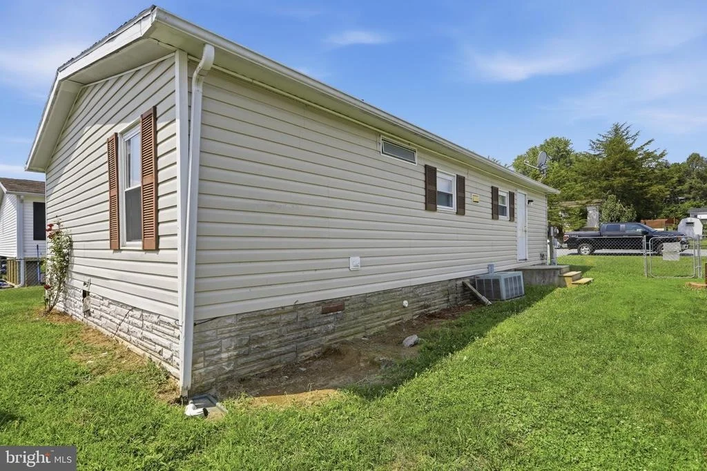 Photo of 12115 HEATHER DRIVE