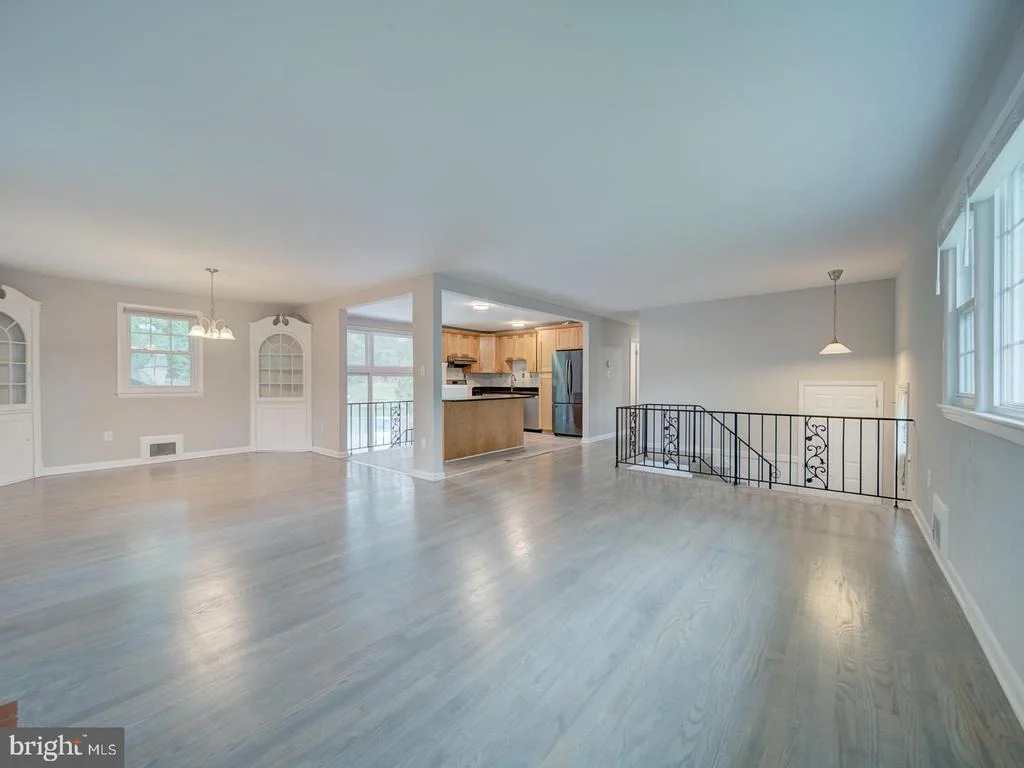 Photo of 4837 RANDOLPH DRIVE
