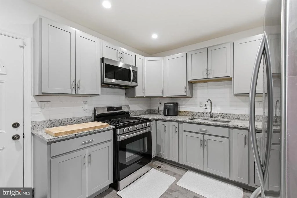 Photo of 1742 LESLIE ROAD