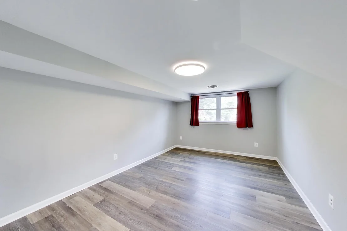 Photo of 5816 AMELIA STREET