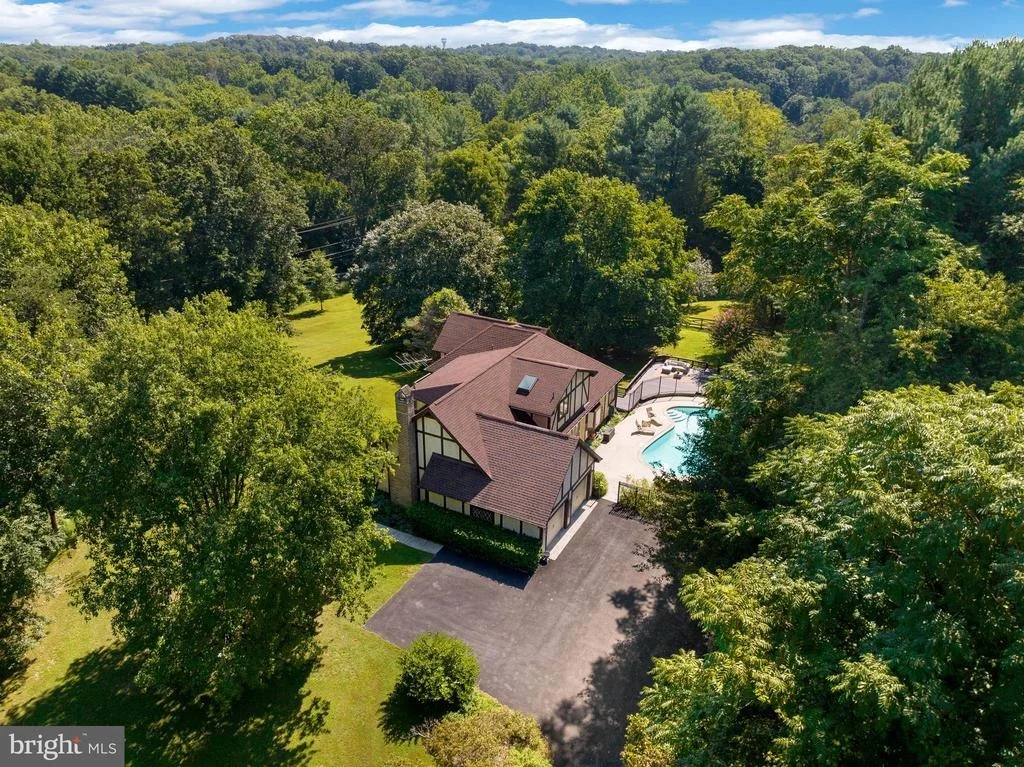 Photo of 8000 EXODUS DRIVE