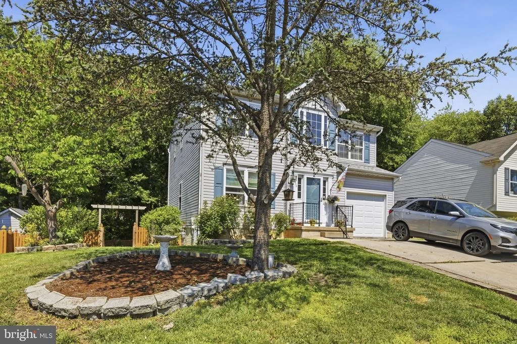 Photo of 736 LUCKY AVENUE