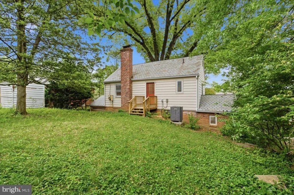 Photo of 1613 N SPRINGWOOD DRIVE N