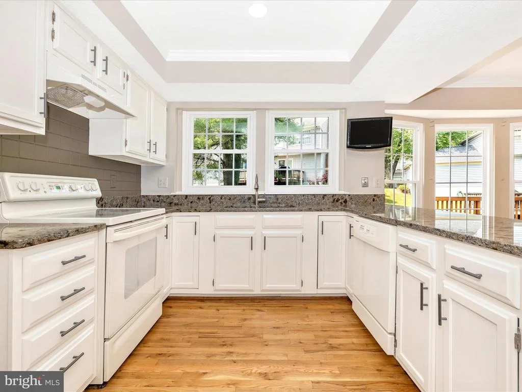 Photo of 112 BOOKHAM LANE