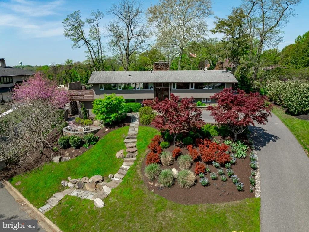 Photo of 1924 THOMAS DRIVE