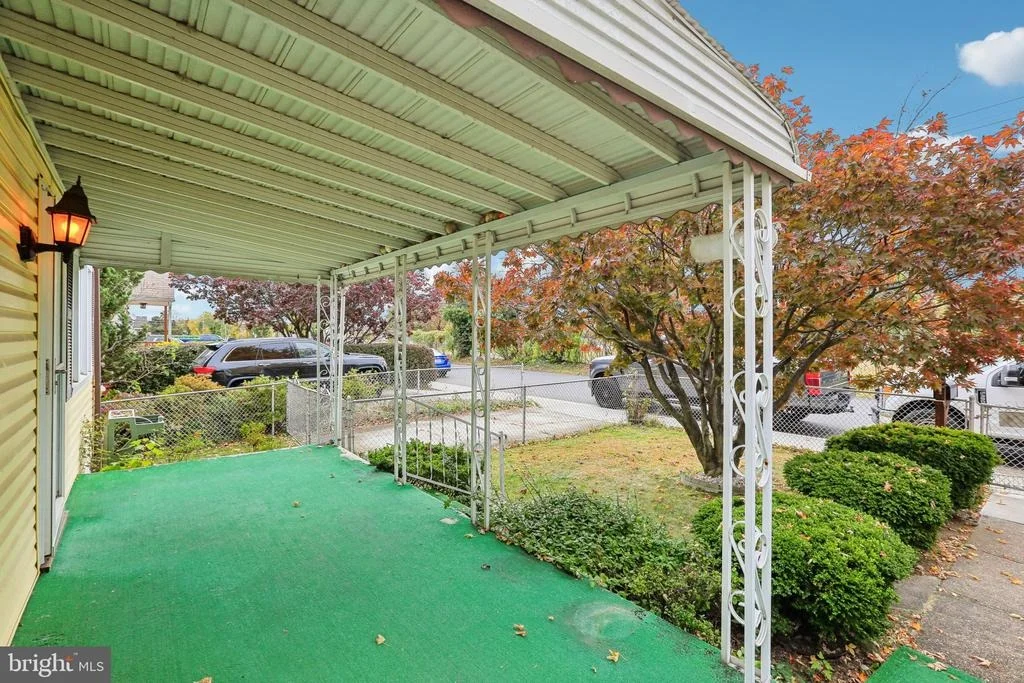 Photo of 316 HOLY CROSS ROAD