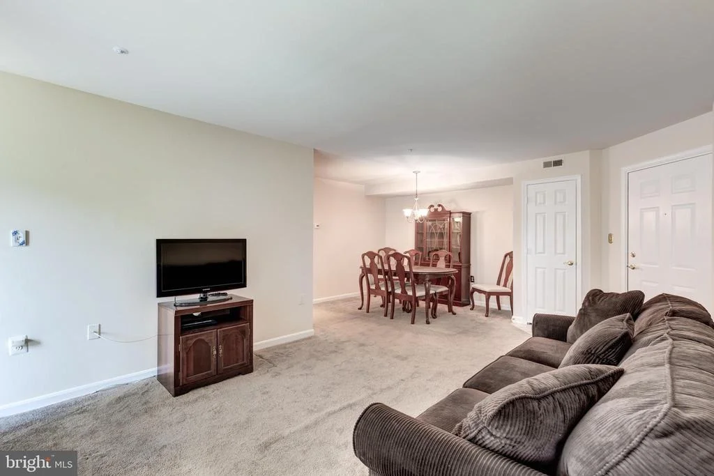 Photo of Unit 1C at 3830 NORMANDY DRIVE