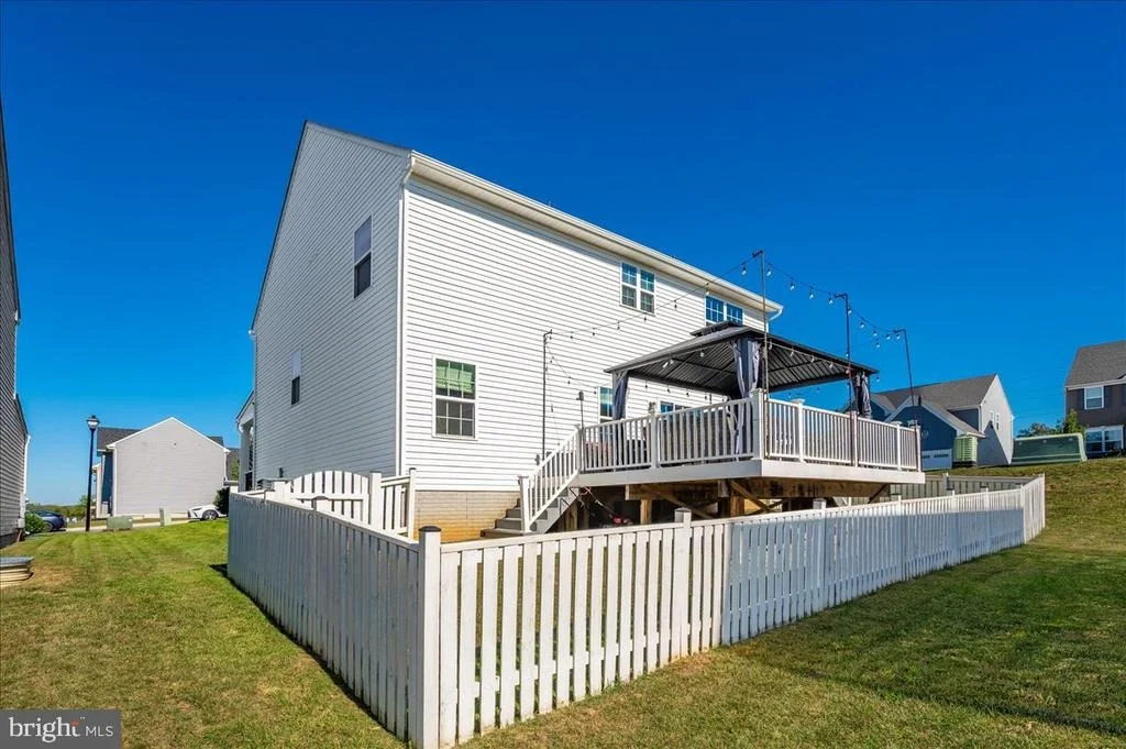 Photo of 76 VANCOUVER PLACE