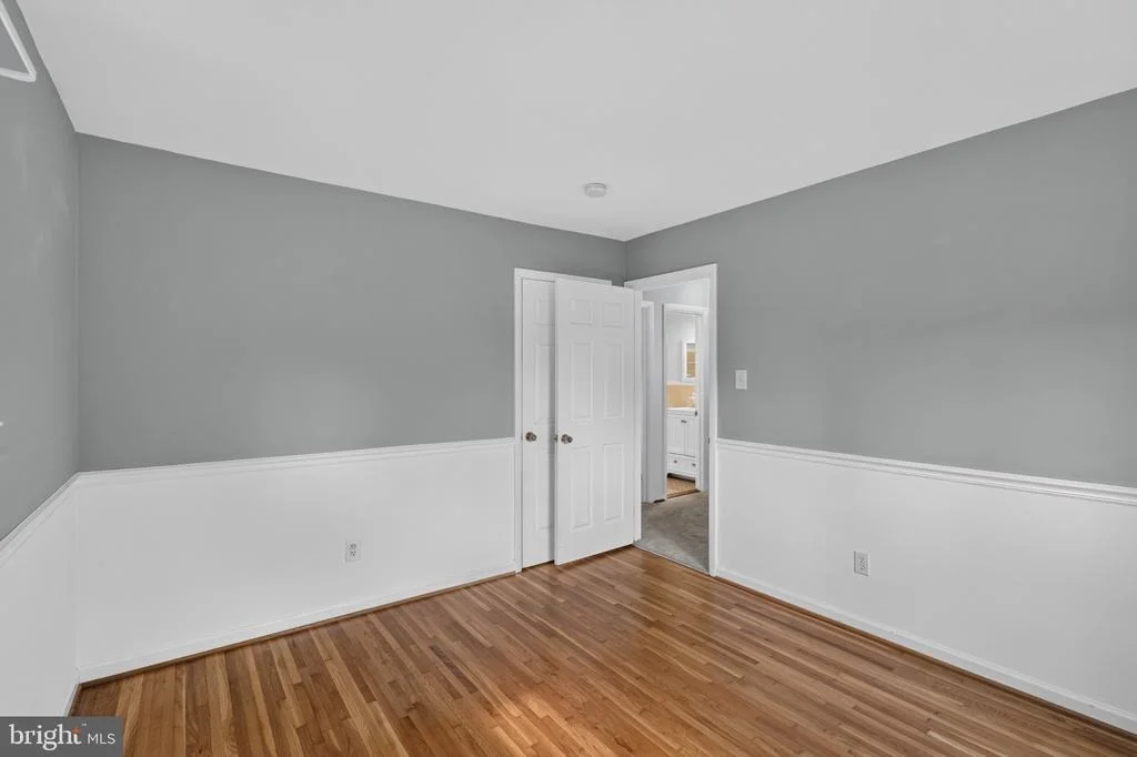 Photo of 5624 QUEENSBERRY AVENUE