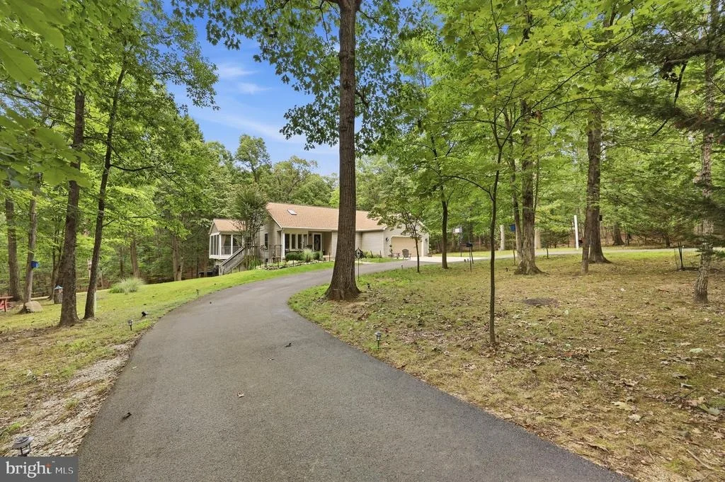 Photo of 18664 RIVERGATE ROAD