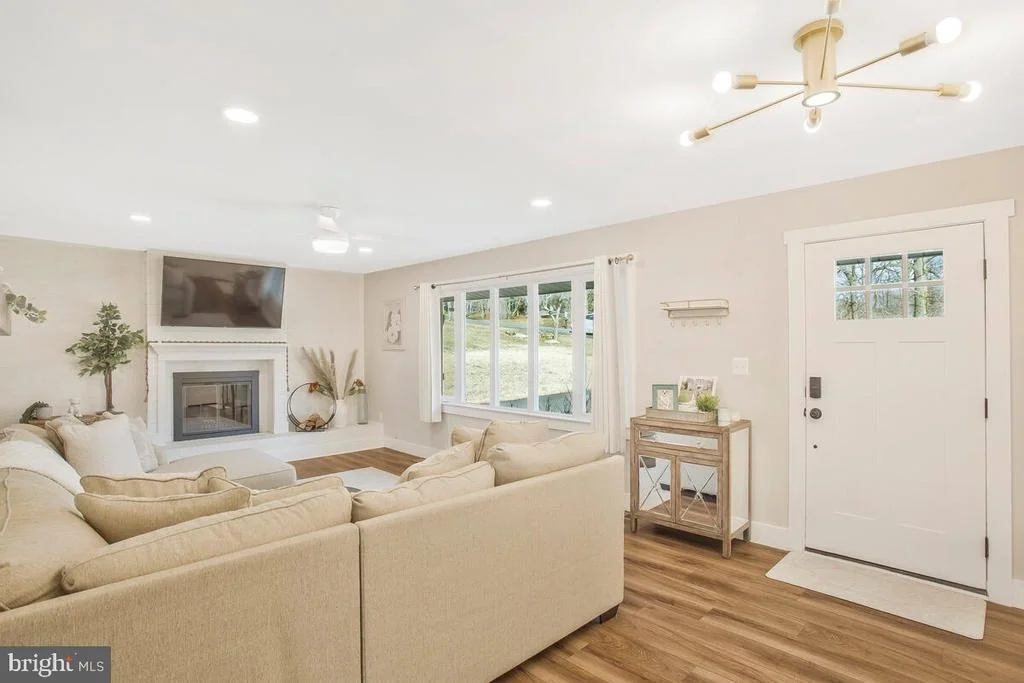 Photo of 11216 LAKEVIEW DRIVE