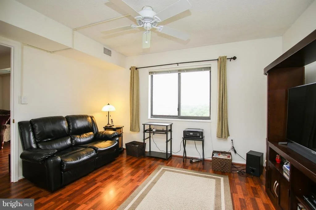 Photo of Unit 1906 at 15101 INTERLACHEN DRIVE