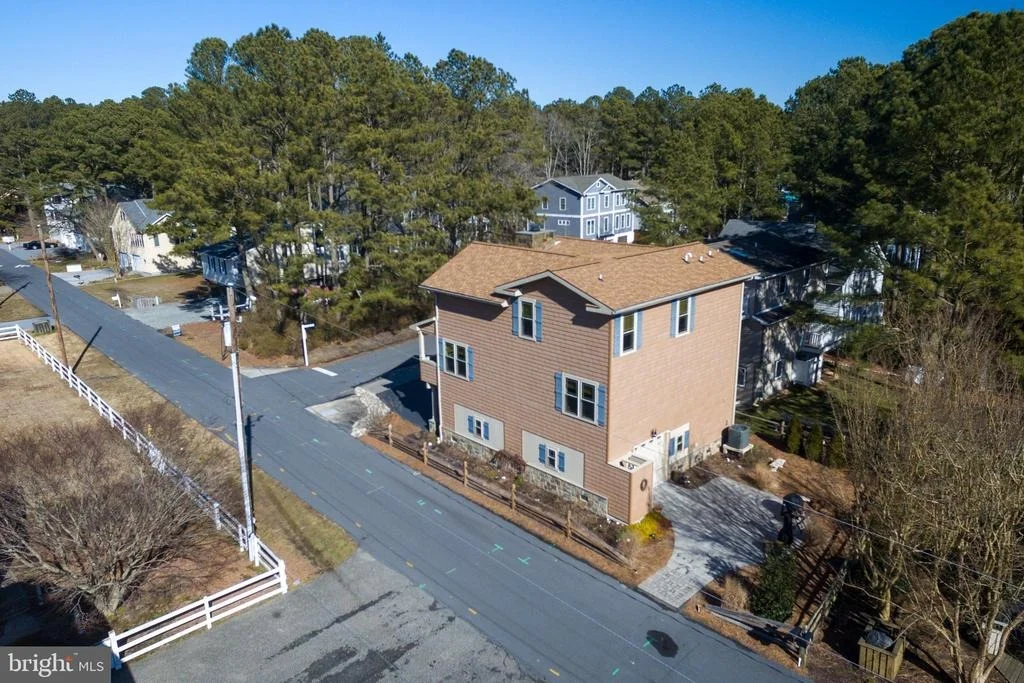 Photo of 144 ELIZABETH WAY