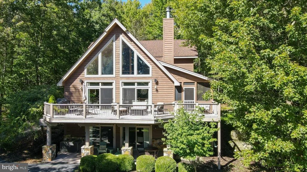 Photo of 431 MOUNTAINTOP ROAD