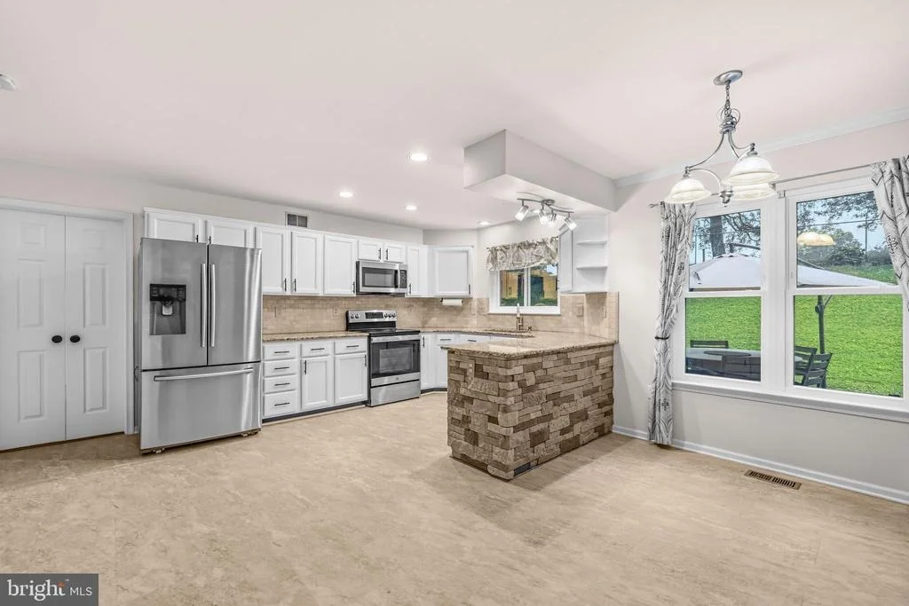 Photo of 478 DEVON DRIVE
