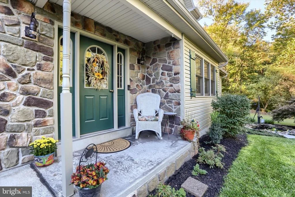 Photo of 615 SINGER LANE