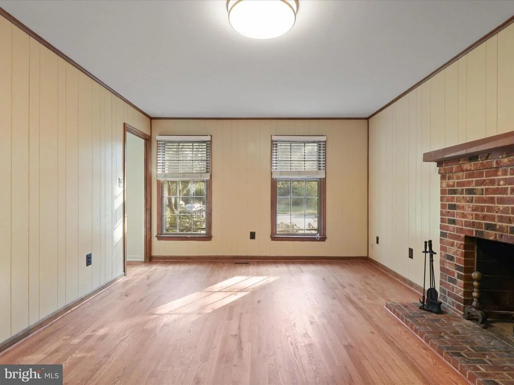 Photo of 8223 TREEBROOKE LANE
