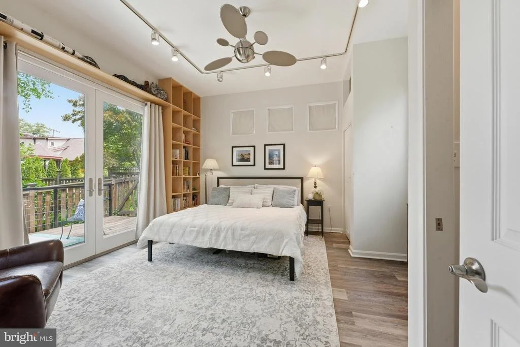 Photo of 9109 BRADFORD ROAD