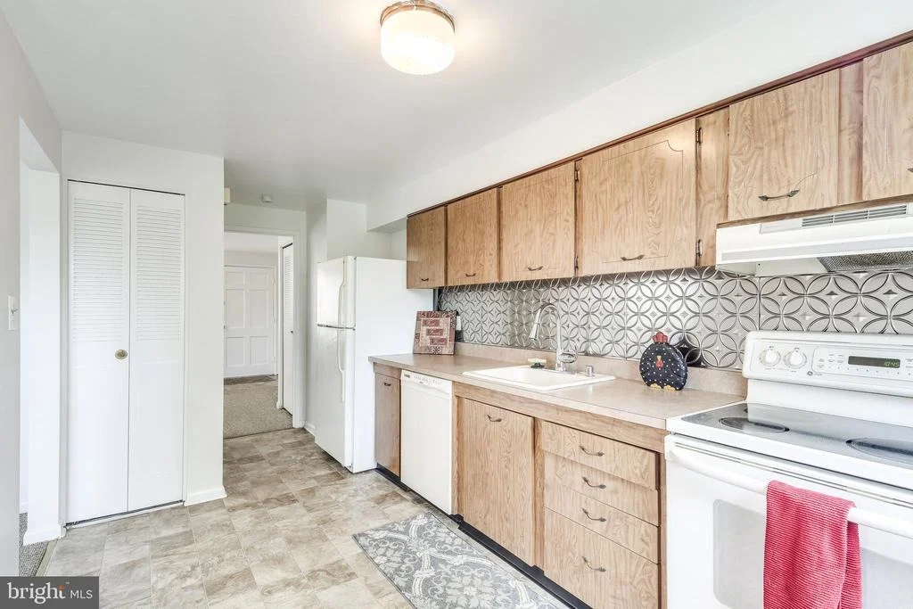 Photo of 937 GROVEHILL ROAD