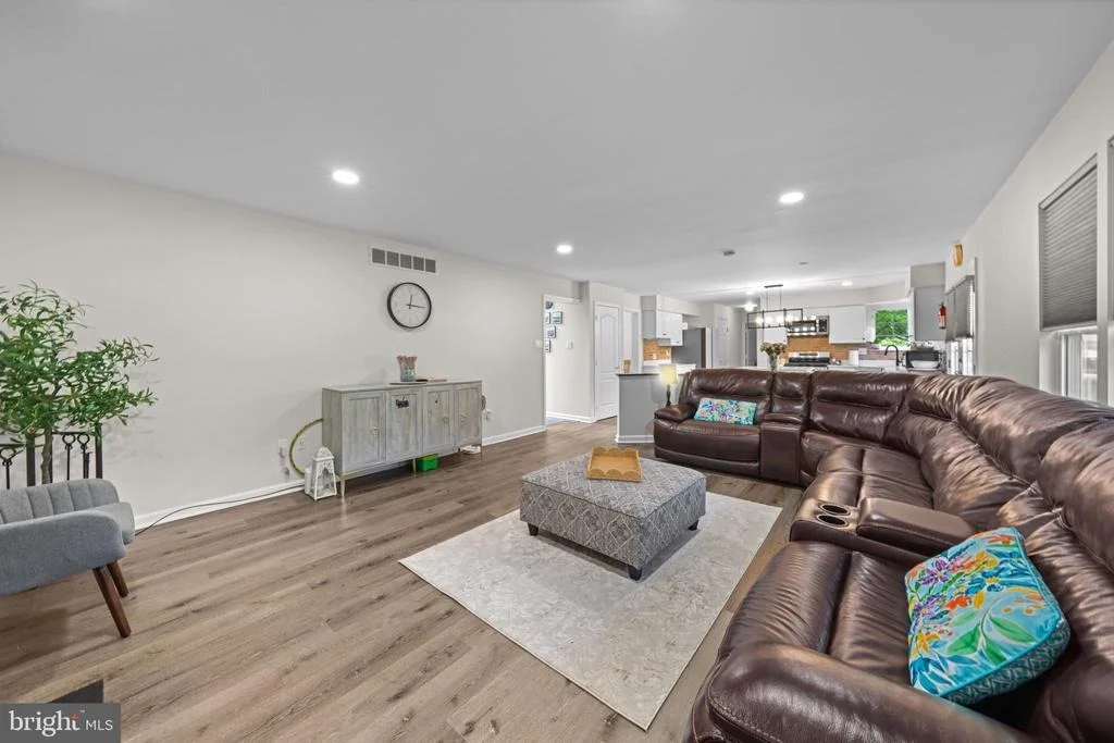 Photo of 4132 LARSON LANE
