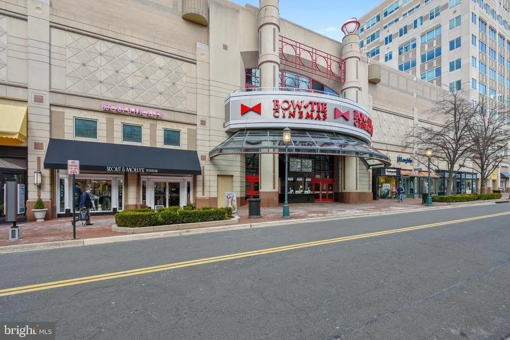 Photo of Unit 2A at 1427 NORTHGATE SQUARE