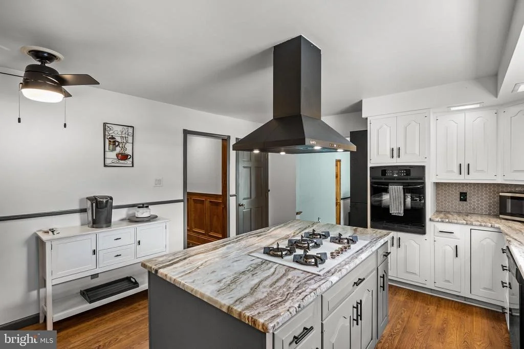 Photo of 52 SUNSET DRIVE