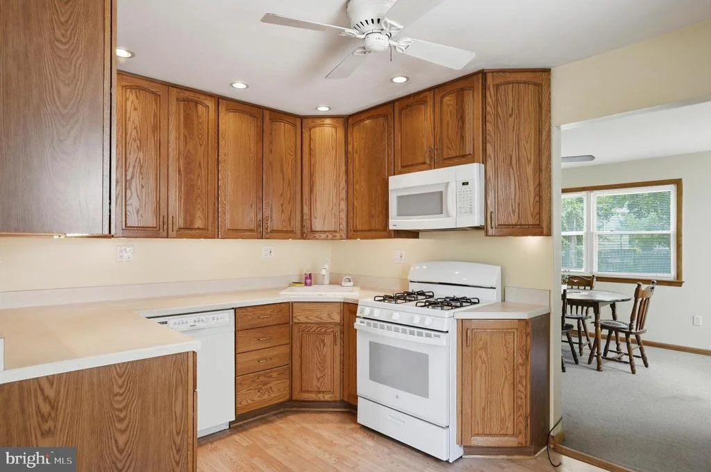 Photo of 8240 LONGPOINT ROAD