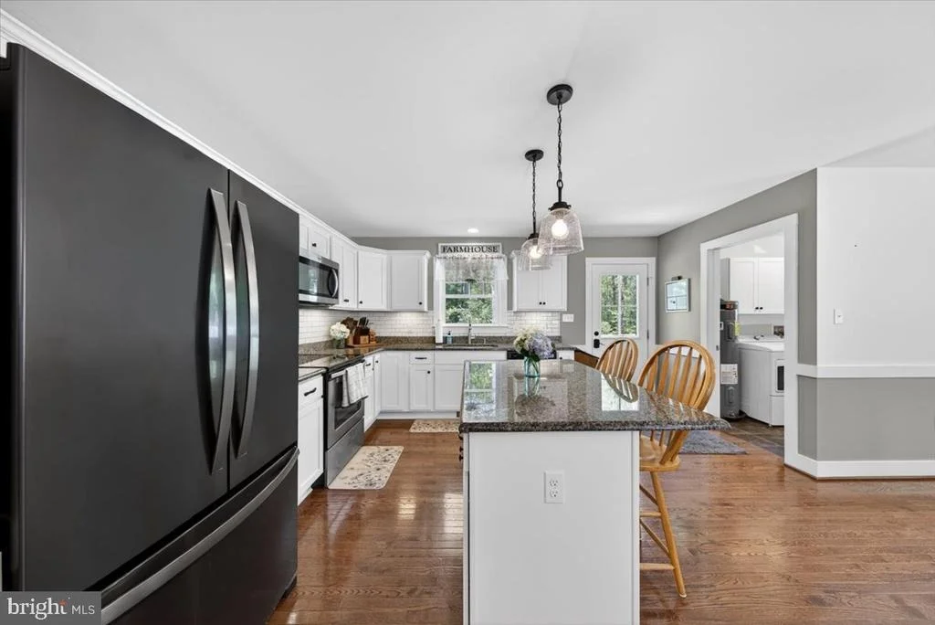Photo of 844 MANCHESTER ROAD