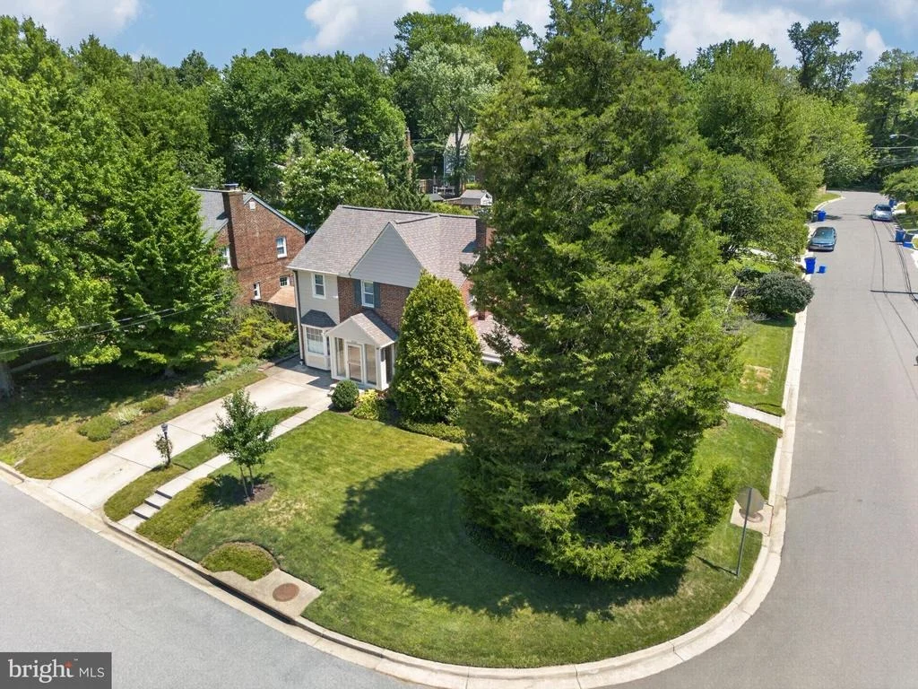 Photo of 9701 LAWNDALE DRIVE