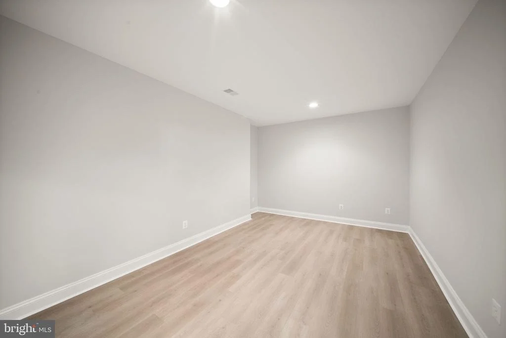 Photo of 43916 RIVERPOINT DRIVE