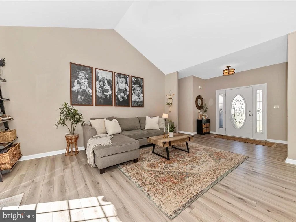 Photo of 84 GORDON DRIVE