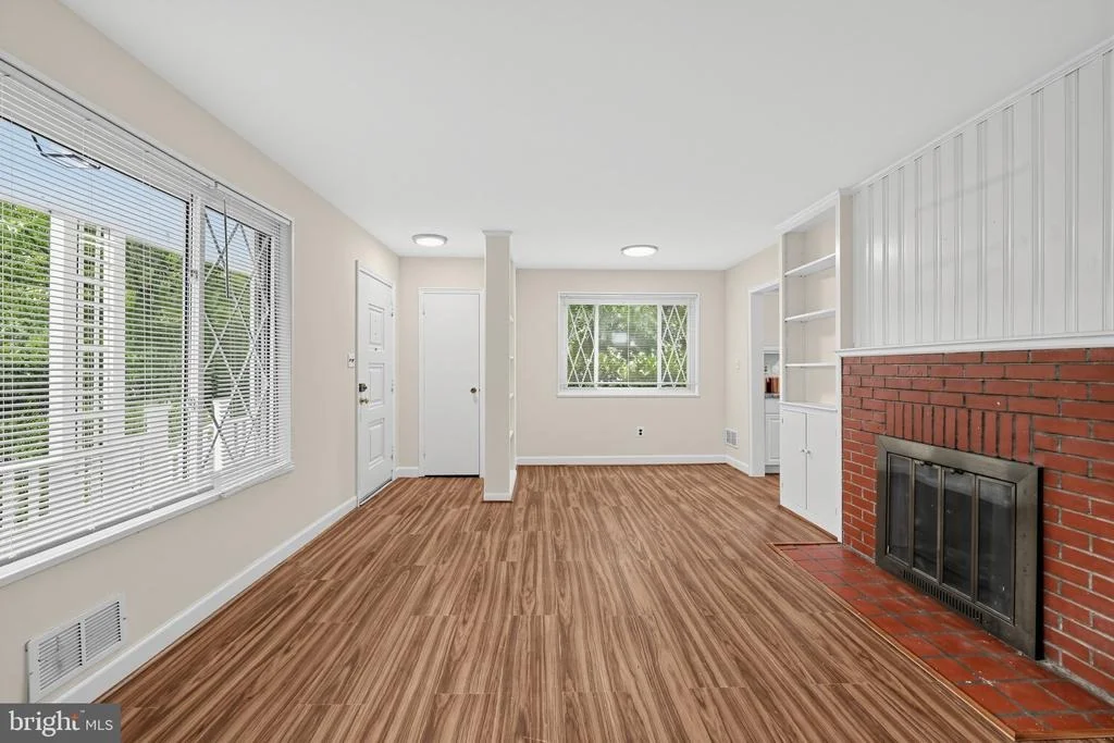 Photo of 2400 EUGENE STREET