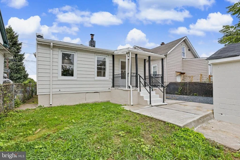 Photo of 131 HAZEL AVENUE