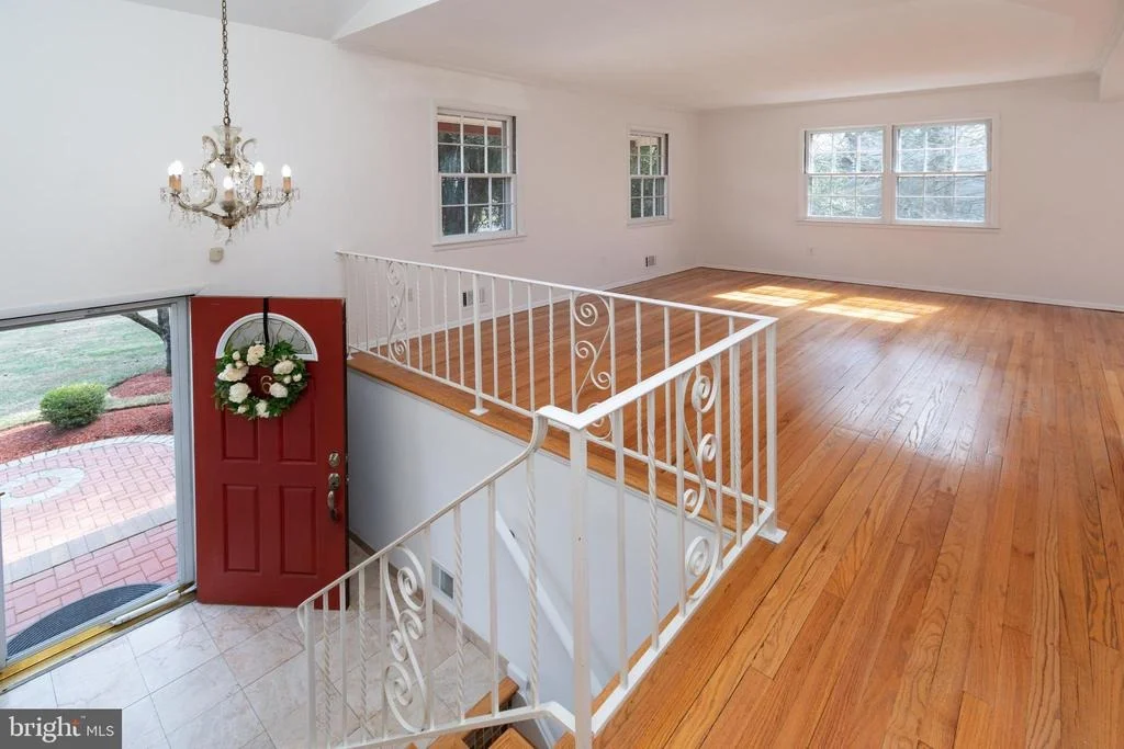 Photo of 6 JEFFREY LANE