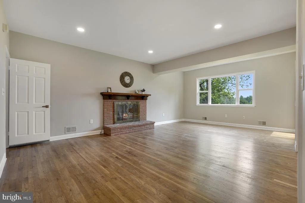 Photo of 10717 RIVER ROAD