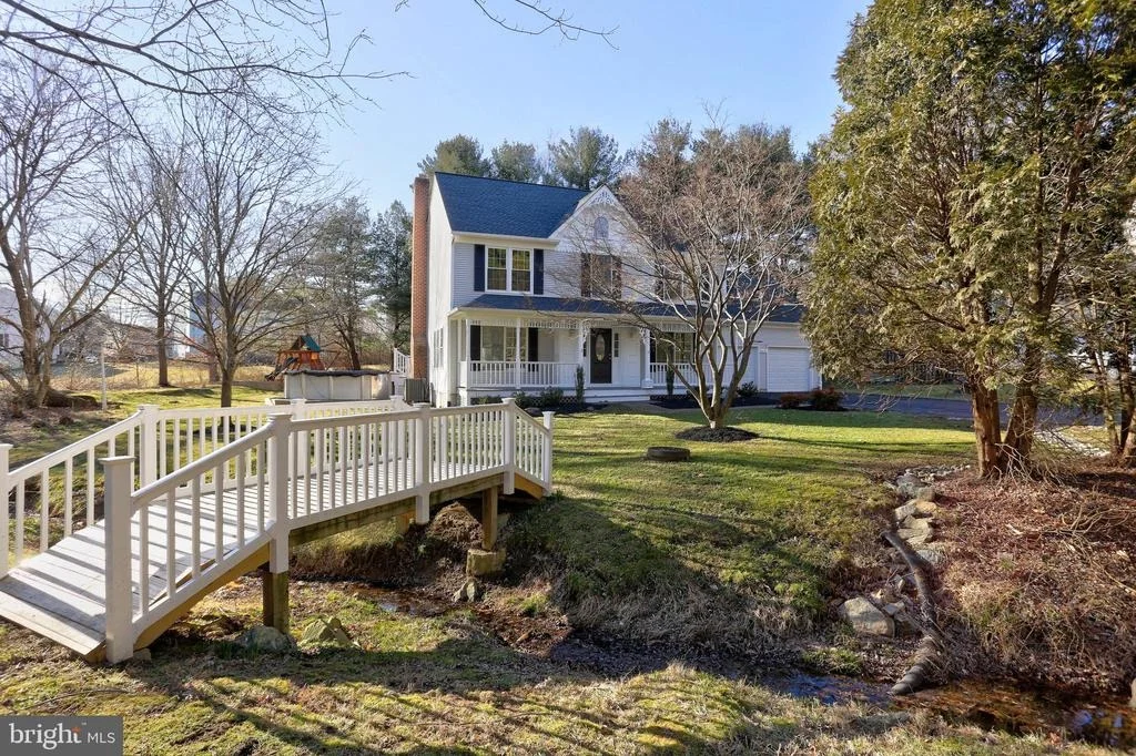 Photo of 8278 LEISHEAR ROAD