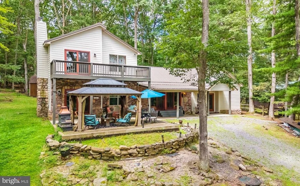 Photo of 495 WHITE OAK DRIVE