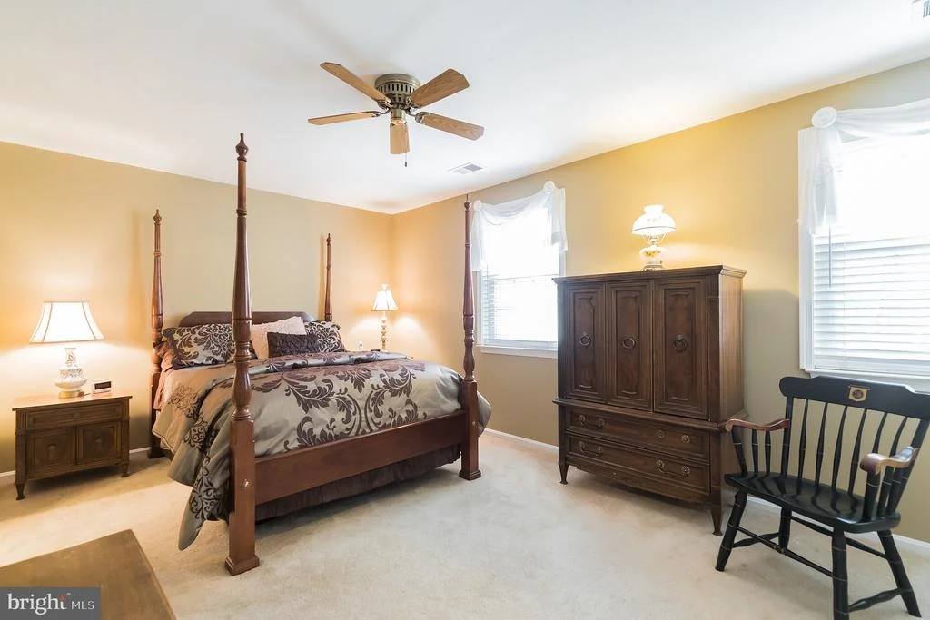 Photo of 8924 ROUNDLEAF WAY