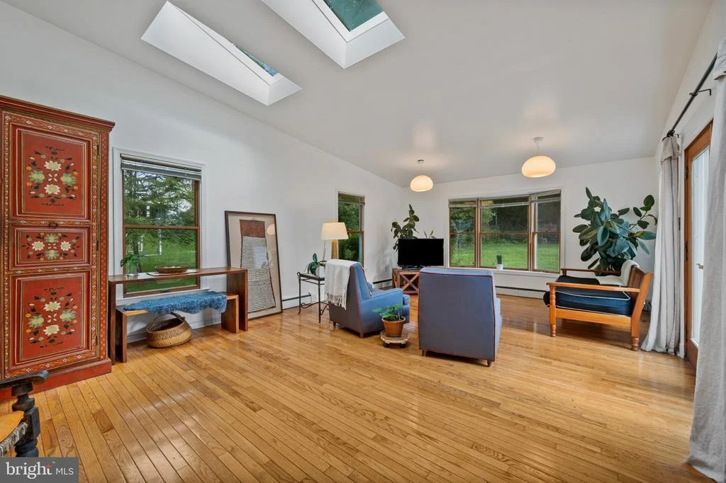 Photo of 213 PIPING ROCK DRIVE